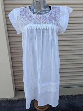 Embroidered Mexican Dress XL